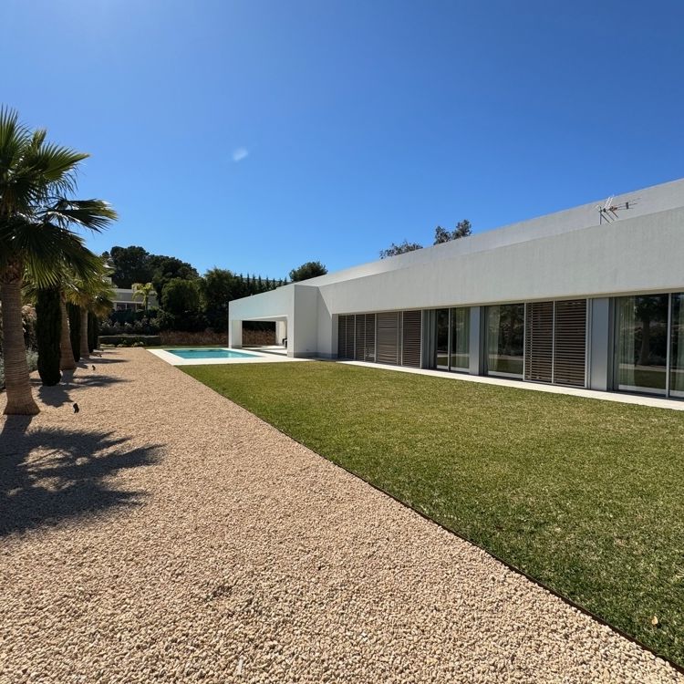 Elegant villa in the prestigious area of Sol de Mallorca - Photo 1