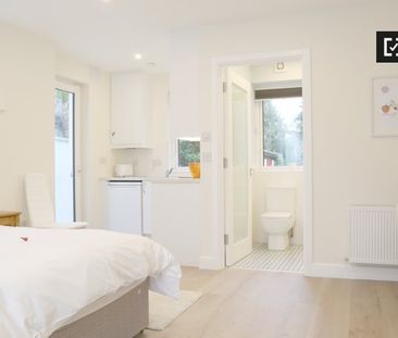 Sunny studio apartment for rent in Rathgar, Dublin - Photo 5