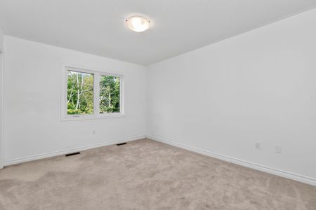 For Lease - 38 Milson Crescent, Essa, Ontario - Photo 4