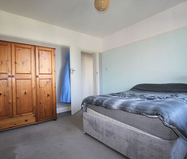 2 bed flat to rent in Pear Tree Court, Pear Tree Lane, Little Common - Photo 4