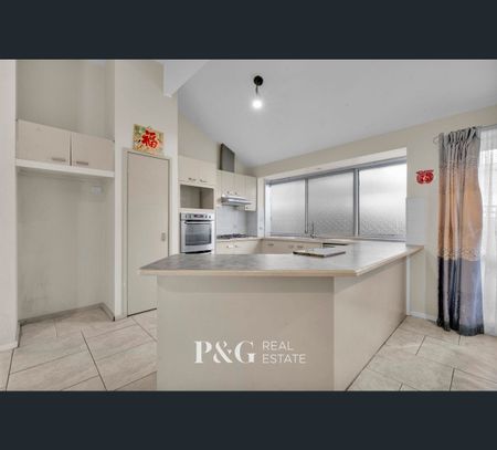 13 Palm Way, Narre Warren South, Vic 3805 - Photo 2
