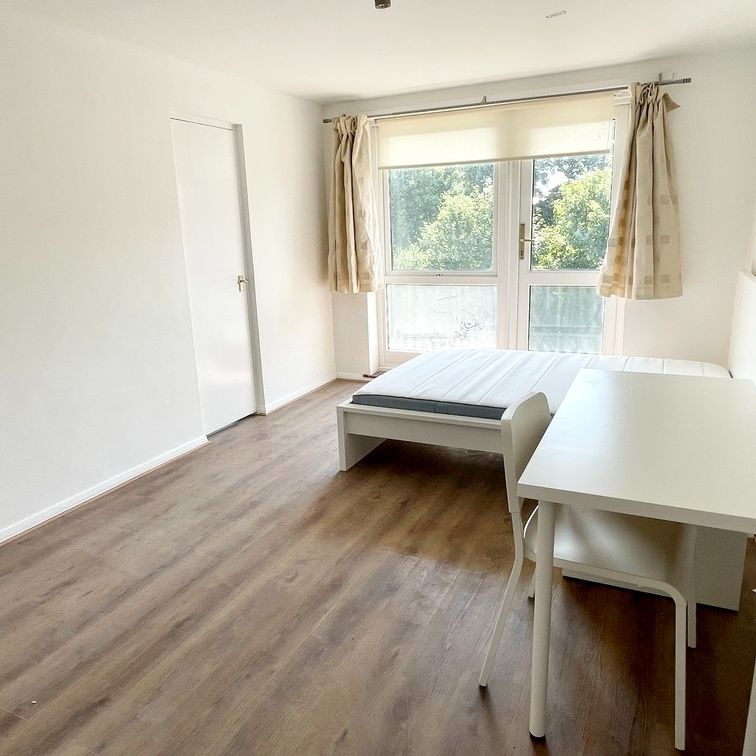 1 Bed Flat, Alpha House, RG1 - Photo 1