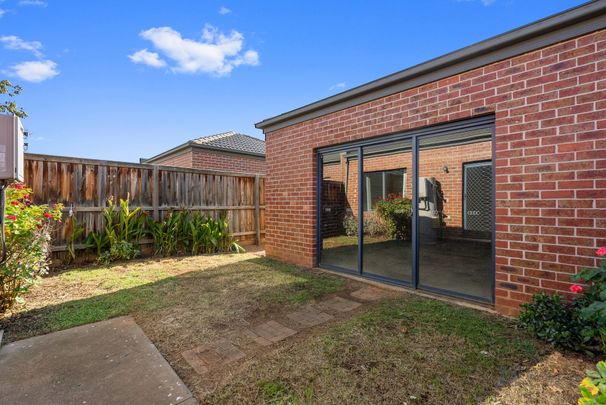 3 BEDROOM HOME, IN A GREAT LOCATION - Photo 1