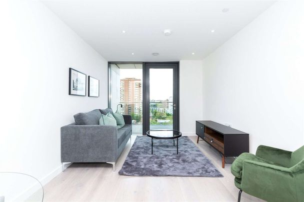 Excellent one bedroom apartment set within a new development just moments from Finsbury Park station. - Photo 1