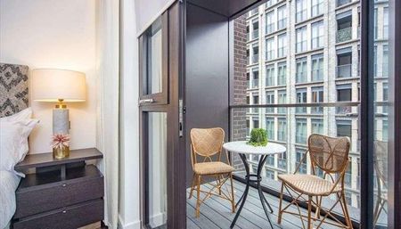 Thornes House, Charles Clowes Walk, London, SW11 - Photo 4