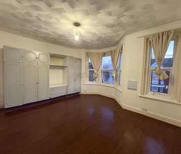 6 bedroom semi-detached house to rent - Photo 5