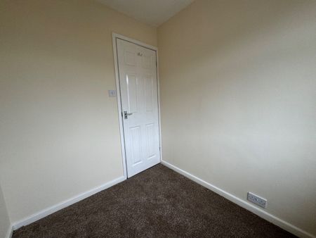 3 Bed Semi-Detached House, Lynmouth Drive, LE18 - Photo 5