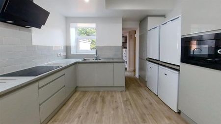 5 bedroom house to rent - Photo 2