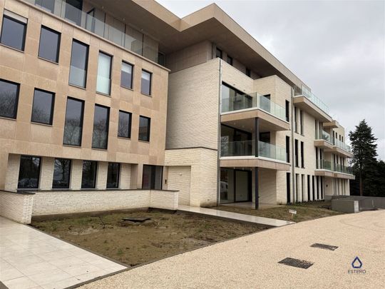 Energiezuinige nieuwbouwappartement met garagebox en gemeenschappelijk zwembad - Photo 1