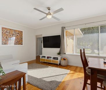 Comfortable Three-Bedroom Family Home in Convenient Mitchell Park - Photo 2