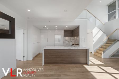 Penthouse in Downtown Vancouver, BC - Photo 5