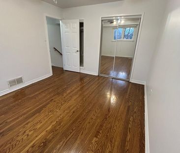 For Lease - 783 Consort Crescent, Mississauga, Ontario - Photo 2