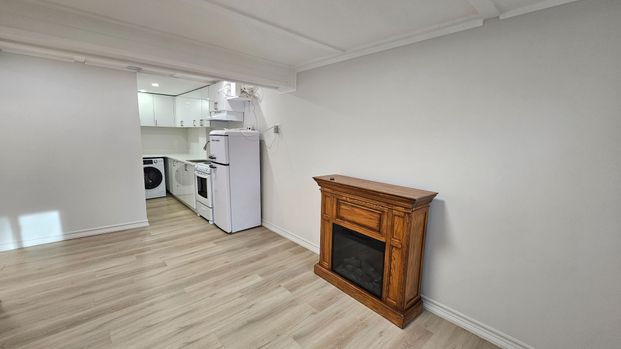 For Lease - 217 Thoms Crescent, Newmarket, Ontario - Photo 1