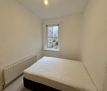 2 bedroom flat to rent - Photo 6