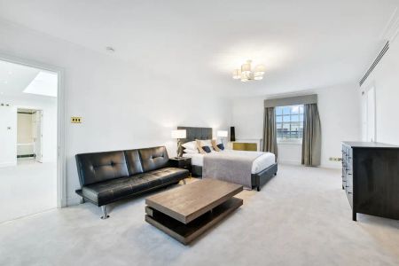 3 bedroom flat in 117-129 Park Street - Photo 5