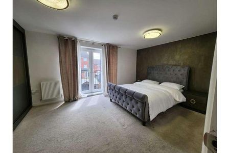 Majestic, Bridgwater, TA6 - Photo 3