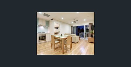 SPACIOUS FULLY FURNISHED 2 BEDROOM APARTMENT - AVAILABLE 15 Jan 2026 - Photo 2
