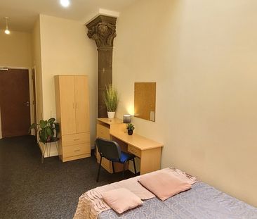 7 Bed Flat, Hanover Street, S3 - Photo 5