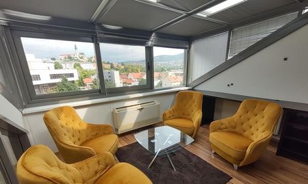 Na prenájom 4 izbový luxusný byt v srdci Nitry - Photo 3