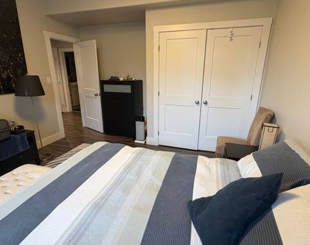 Executive 4 bedroom 3 bathroom home in Bedford - Photo 2