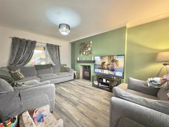 3 bedroom semi-detached house to rent - Photo 1