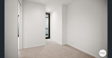 North facing one Bedroom Apartment in Iconic Building! - Photo 3