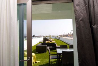 Apartment for rent on the beachfront of Arenal in Javea.