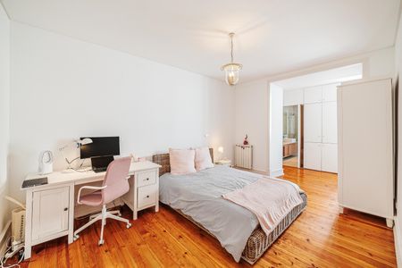 Apartamento T2 com duas salas, totalmente remodelado e mobilado, com garagem - Photo 5