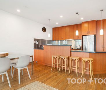 Stylish Fully Furnished Apartment with Park Views - Photo 6