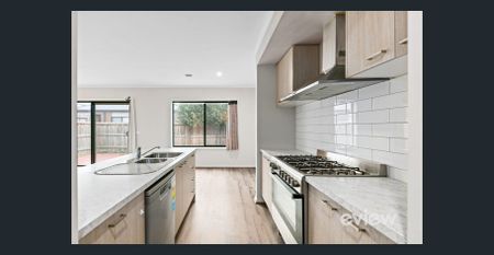 Beautiful home in Harpley! - Photo 3