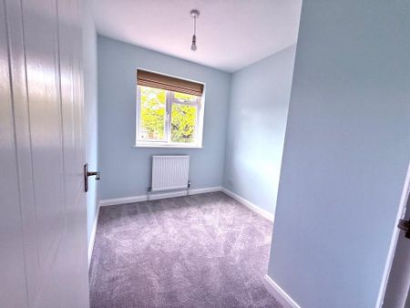 3 bedroom semi-detached house to rent - Photo 4