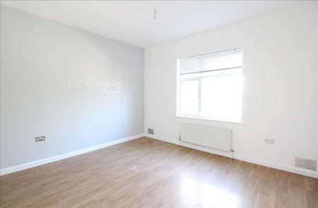 Leigh On Sea, SS9 - Photo 5