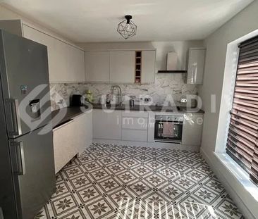 Casa de inchiriat cu 5 camere, 3 bai, curte in Dezmir - Fotografie 4
