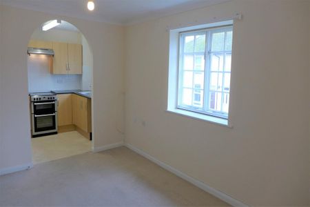 1 bedroom retirement property to rent - Photo 2