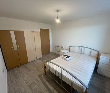 1 Bed Flat, The Blenheim Centre, TW3 - Photo 3
