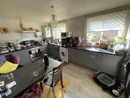 Lucerne Court, Marton-in-Cleveland, MIDDLESBROUGH - Photo 5