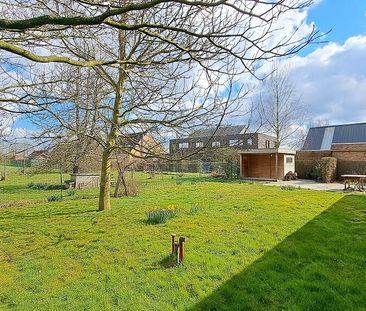 Vrijstaande woning met Garage en Tuin te huur in Oedelem - Photo 1