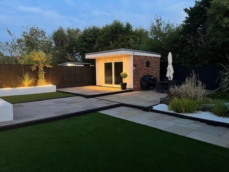 4 bedroom detached house to rent - Photo 3