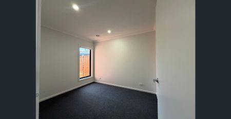 Stunning 4-Bedroom Family Home in Clyde North - Photo 4