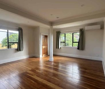 BIG HOUSE NEEDING BIG FAMILY - Photo 1