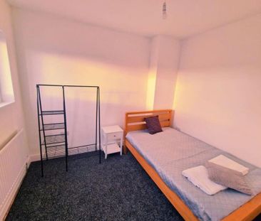 4 bedroom house to rent - Photo 3