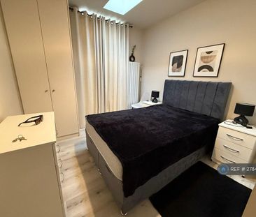 1 bedroom in a house share to rent - Photo 3