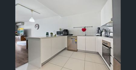 Modern 2-Bedroom Unit in Prime Rockdale Location. - Photo 4