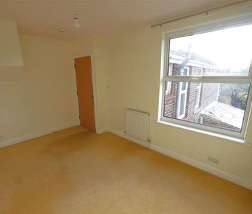 Pavilion Road, Worthing, BN14 - Photo 1