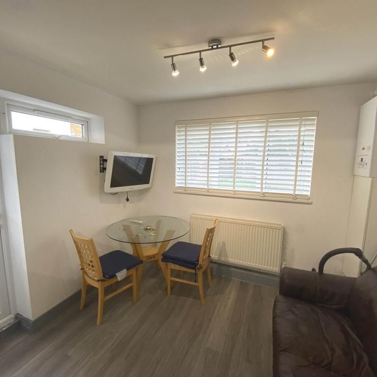 House share to rent - Photo 1