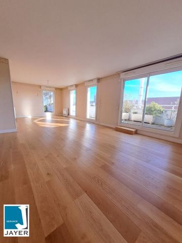 BEL APPARTEMENT 4 PIECES AVEC TERRASSE QUARTIER CONSERVATOIRE - Photo 2