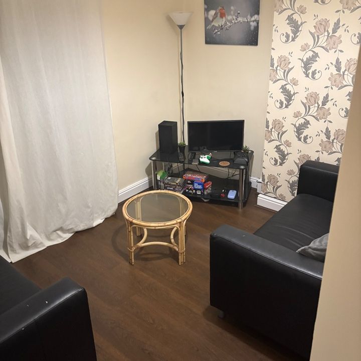 Room in a Shared House, Ivanhoe Street, LE3 - Photo 1