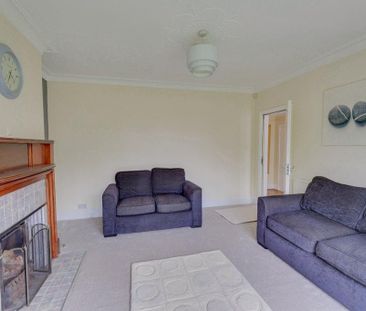 4 bedroom semi-detached house to rent - Photo 2