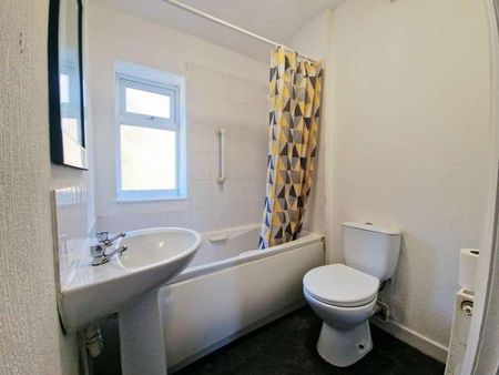 Clovelly Avenue, St. Helens, WA9 - Photo 2