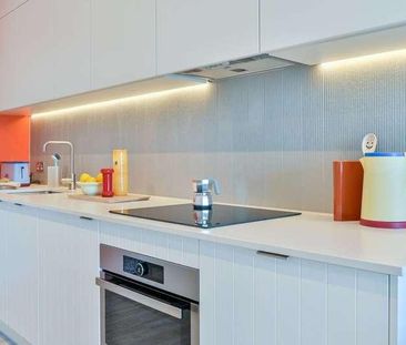 Westfield Avenue, Stratford, E20 - Photo 6